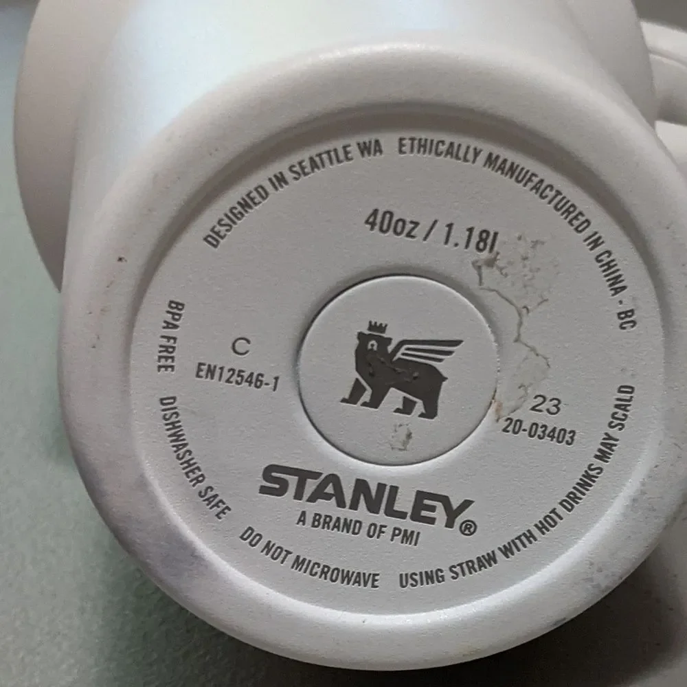 Stanley 40 oz Quencher Flow State Stainless Steel Vacuum Insulated Tumbler - Picture 3 of 12
